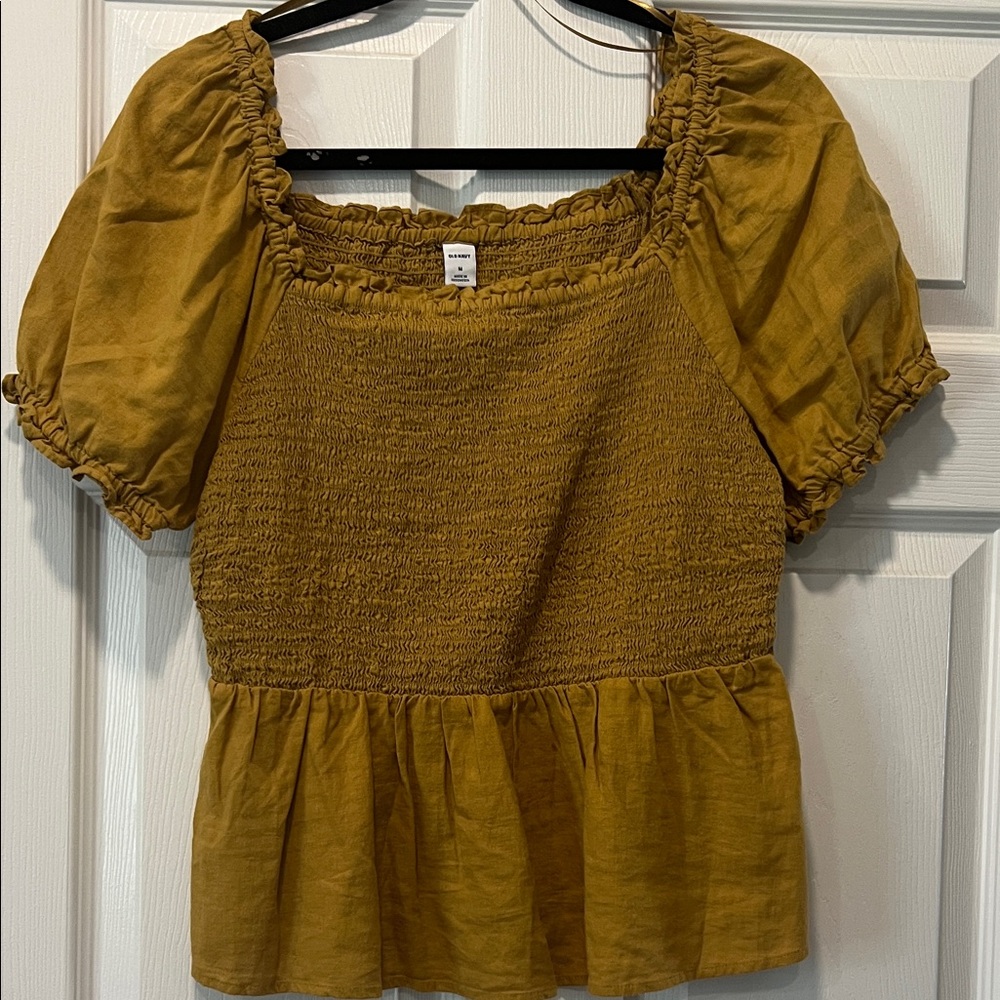 Women’s Old Navy top Size M